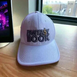 Under Armour Sports Book Men’s Size CL New Baseball Cap With Embroidery.